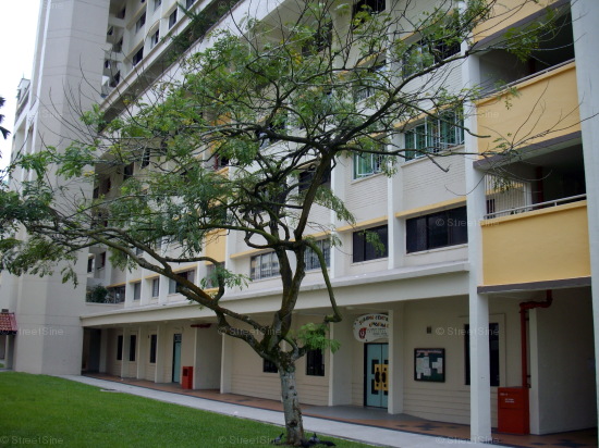 Blk 403 Jurong West Street 42 (Jurong West), HDB 4 Rooms #431122